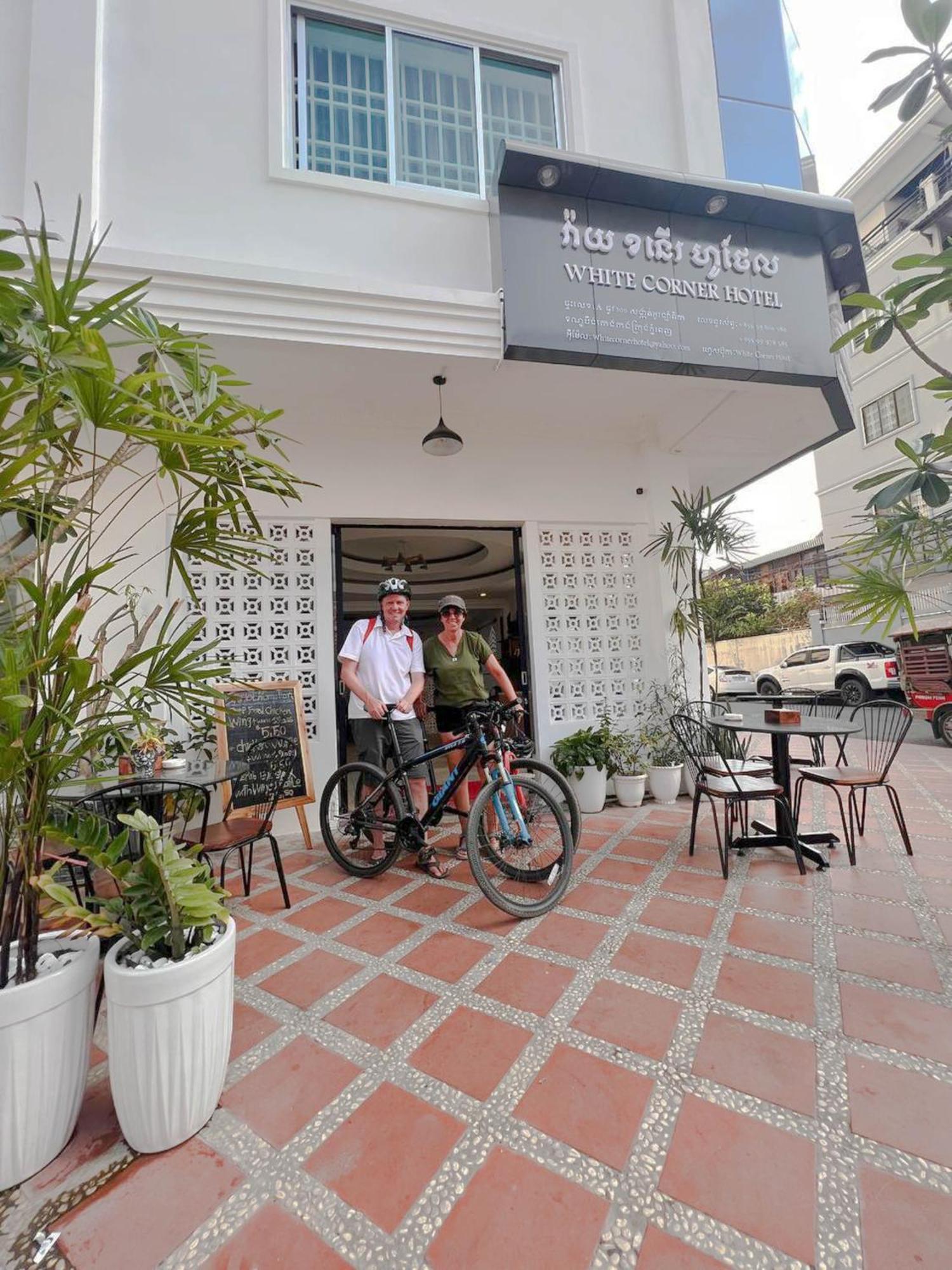 White Corner Hotel Phnom Pen Exterior foto